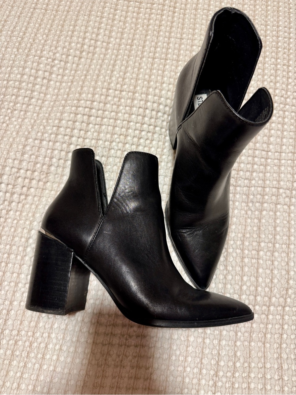 Steve Madden Black Pointed-Toe Block Heel Ankle Booties